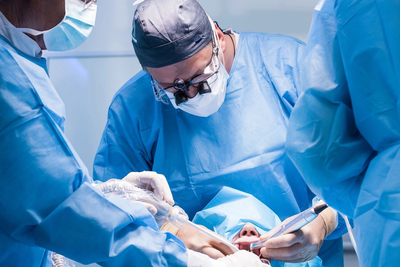 Choosing the right Oral Surgeon for Wisdom Teeth Removal