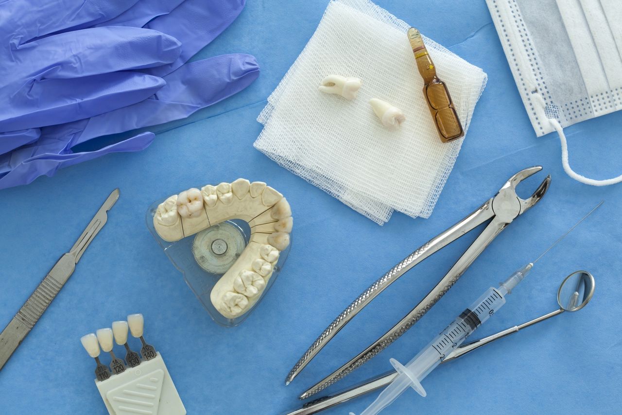 Surgical removal of teeth - oral surgeon in Melbourne